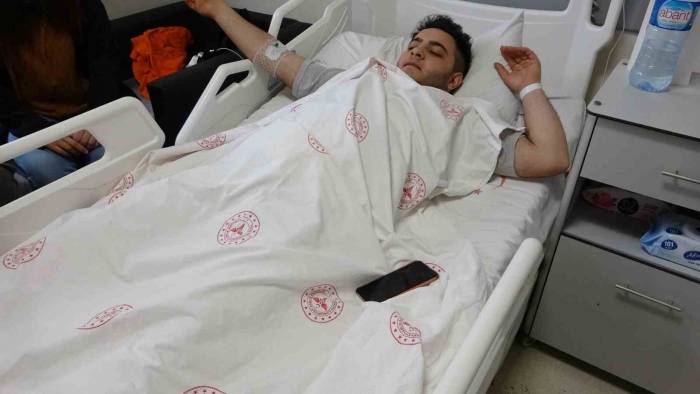 Sancaktepe’de Kokoreççi Kurşunlandı, 3 Kişi Yaralandı