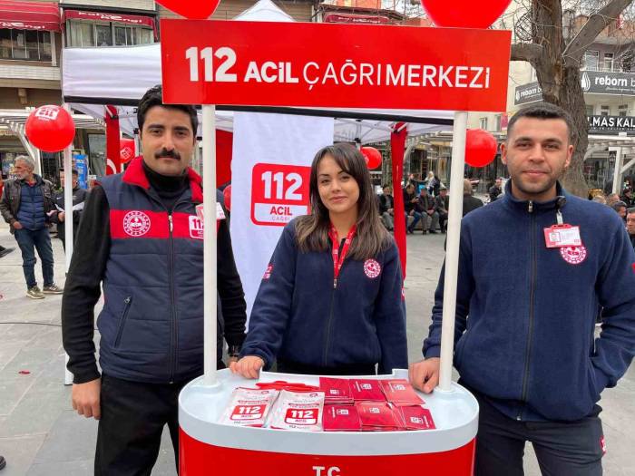 Sağlıkçılardan Vatandaşlara 112’ye ’gereksiz Çağrı’ Bilgilendirmesi