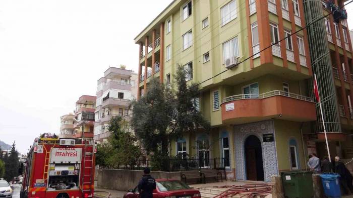 Alanya’da Kur’an Kursu Lojmanında Yangın