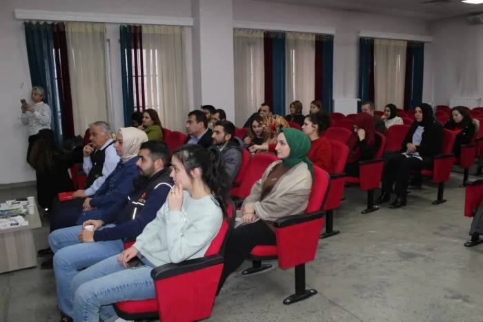 Bayburt’ta ’en İyi Narkotik Polisi: Anne’ Ve Tütün Bağımlılığı Konularında Eğitim Verildi