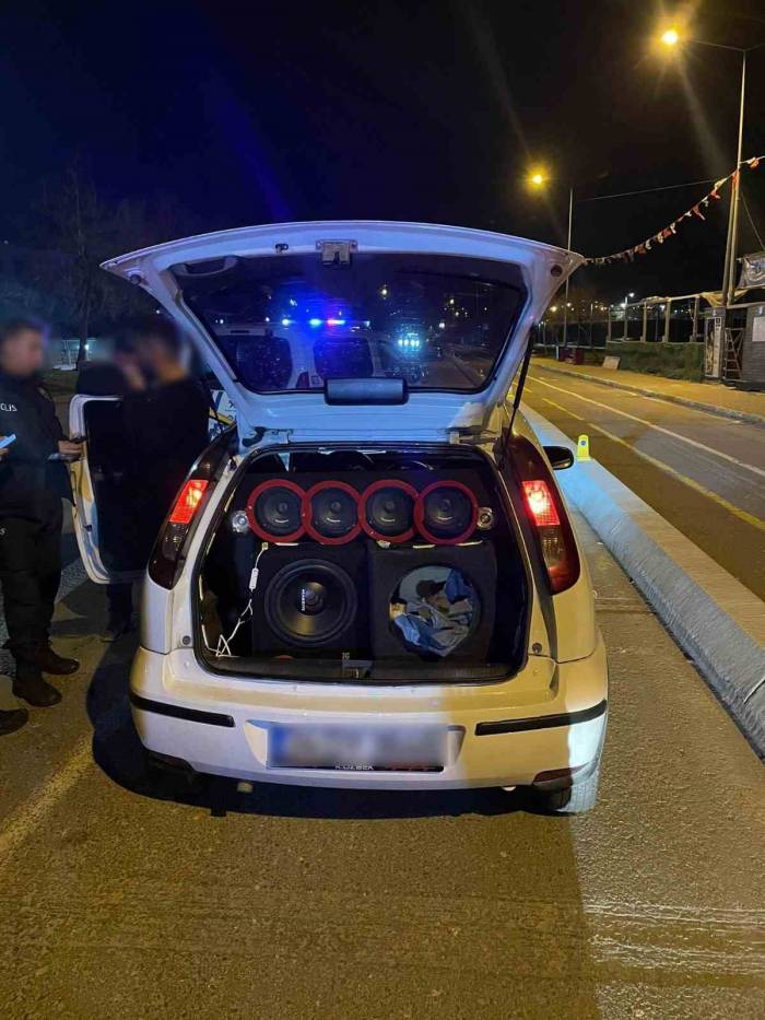 Beylikdüzü’nde Drift Atan Sürücü Kamerada