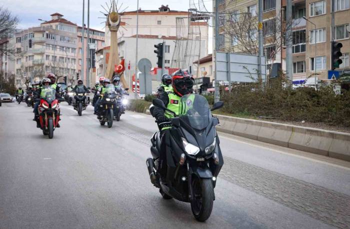 Vali Aygöl; Kaskı Taktı Motosiklet Başına Geçerek Bilecik’ten Söğütte Gitti