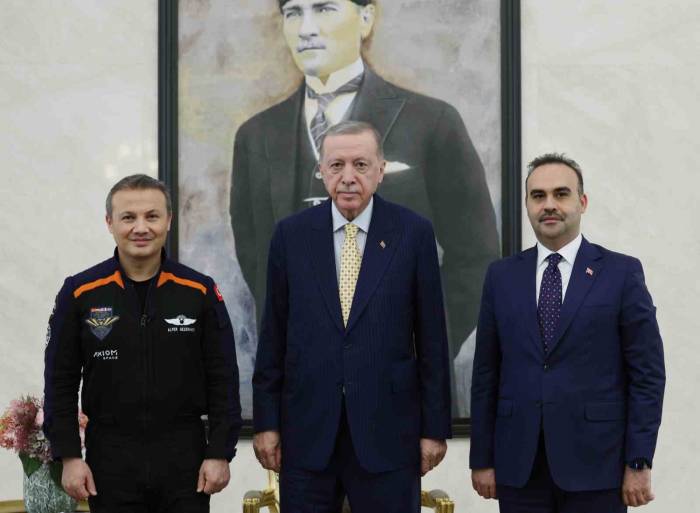 Cumhurbaşkanı Erdoğan, Türkiye’nin İlk Astronotu Gezeravcı’yı Kabul Etti