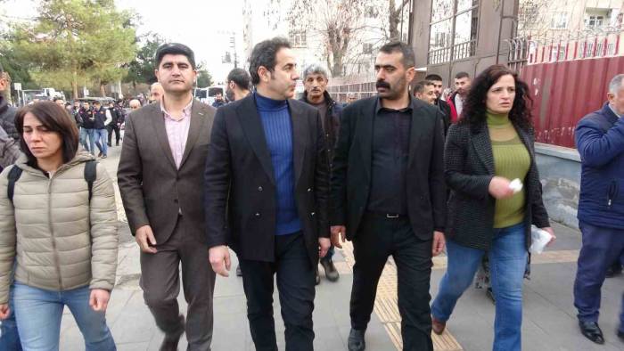 Dem Parti’nin ‘Gözaltına Alındık’ Paylaşımı Yalan Çıktı