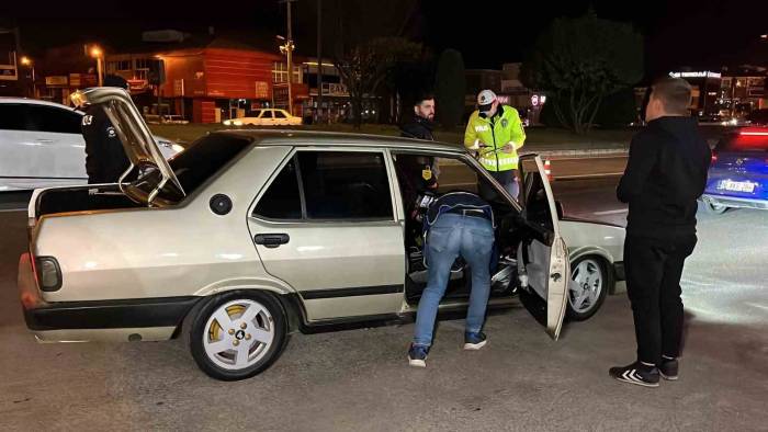 Polisten 10 Noktada Şok Denetim: 981 Araç Sorgulandı