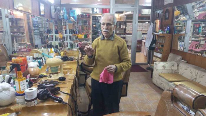 57 Yıldır Aynı Mekanda Saça Ustalık Yapıyor