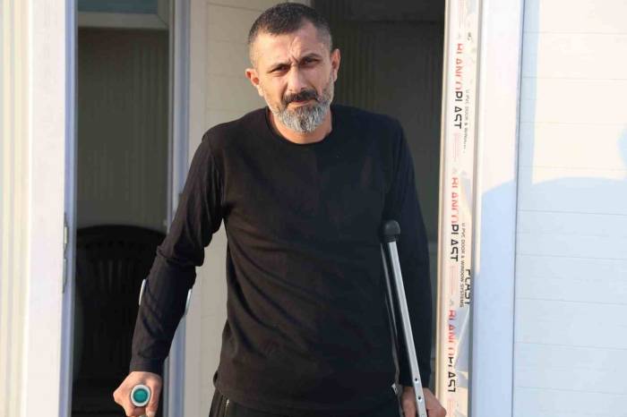 Enkaz Altında Cep Telefonuyla Videosunu Çekmişti: “Mezardan Da Dar Bir Yerde 4 Gün Kaldım”