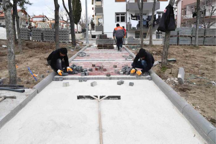 Isparta Belediyesi Fatih Parkını Yeniliyor