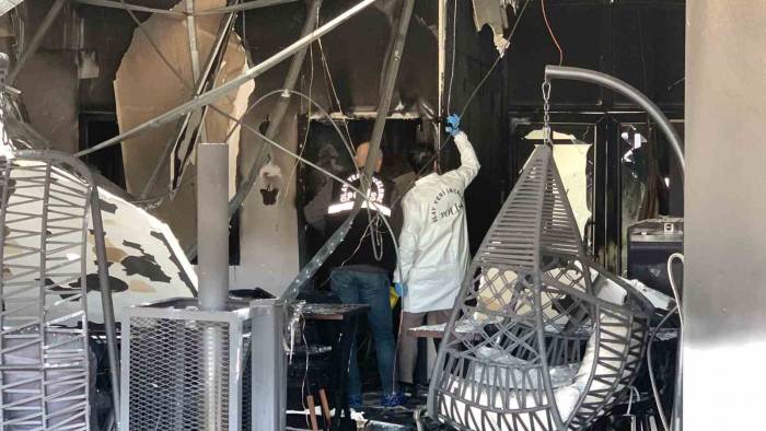 Dans Ve Sanat Akademisi Kursunda Çıkan Yangında Maddi Hasar