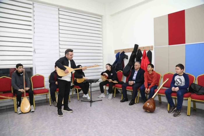 Başkan Büyükkılıç’tan Geleceğin Sanatçılarına: "Sizler Bizim Ümidimizsiniz"