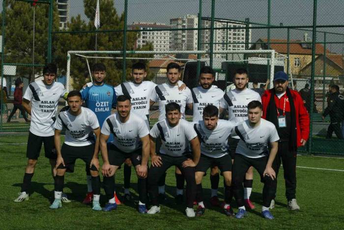 Kayseri 1. Amatör Küme: Talas Denizspor: 1 - Yeni Esenspor: 2