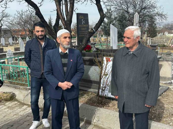İş Adamı Mehmet Özet Kabri Başında Anıldı