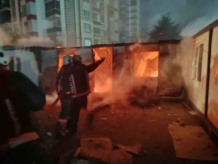 Malatya’da Konteyner Yangını