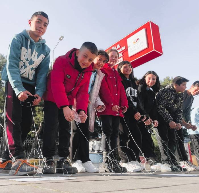 Muğla’da Otantik Çocuk Oyunlarıyla Geçmişe Yolculuk