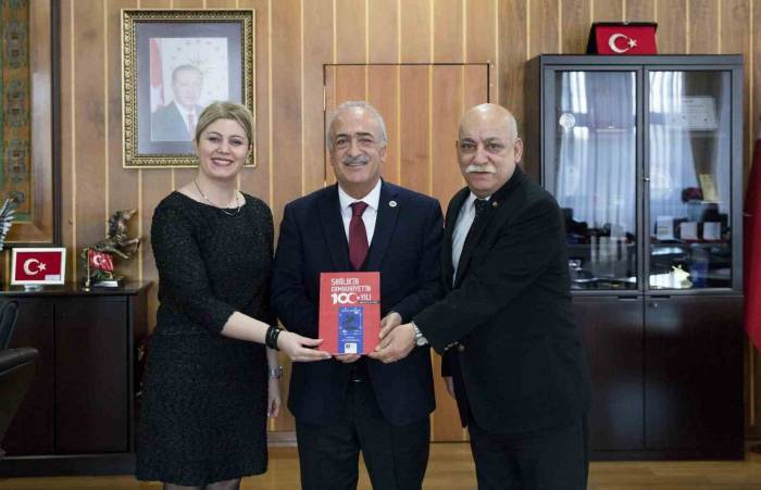 "Sağlıkta Cumhuriyetin 100. Yılı" Kitaplaştırıldı