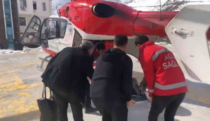 Düşük Riski Olan Hamile Kadın, Helikopter Ambulansla Hastaneye Kaldırıldı