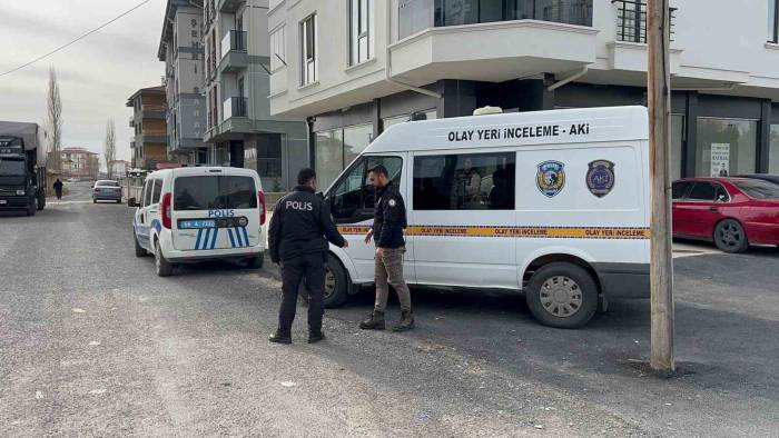 Aksaray’da 3. Kattan Düşen Cam Balkon Ustası Yaşam Mücadelesini Kaybetti