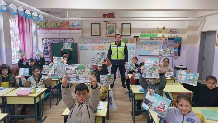 Jandarma’dan Öğrencilere Trafik Eğitimi