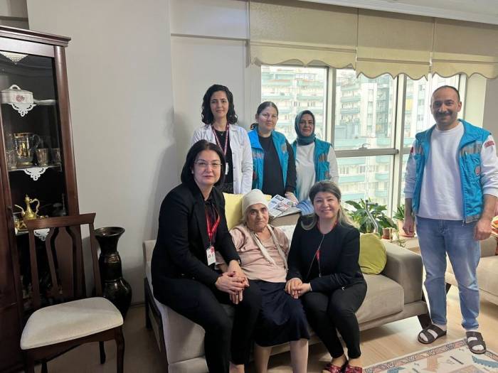 Hastane Yöneticileri Evde Tedavi Gören Hastaları Yalnız Bırakmadı