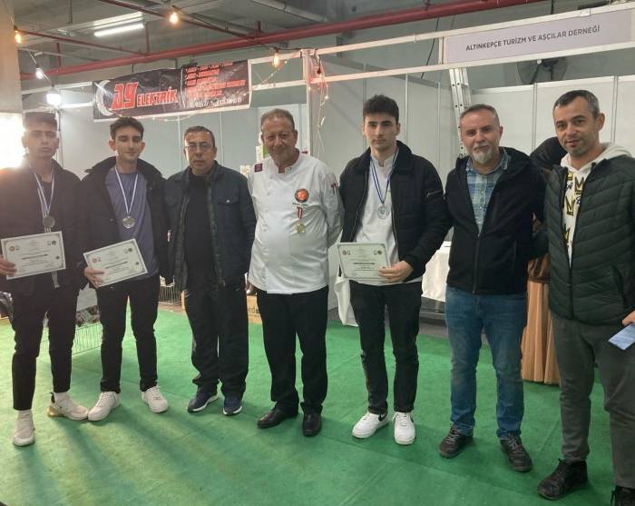 Sökeli Öğrencilerin Tabakları Ödül Aldı