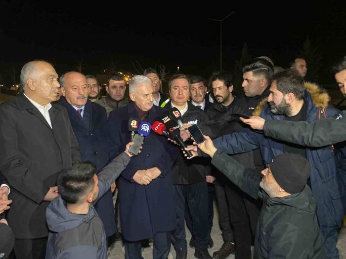 Binali Yıldırım: "Kurtarma Çalışmaları Gece De Termal Kameralar Yardımıyla Devam Ediyor"