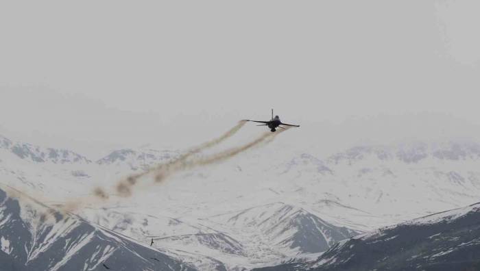 Solotürk Ve Komandoların Gösterisi Nefes Kesti