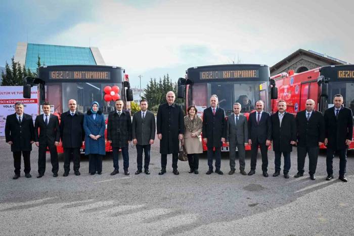 Bakan Ersoy: "Cumhuriyet’in 100’üncü Yılında 100 Yeni Kütüphane Hedefimize Ulaştık"