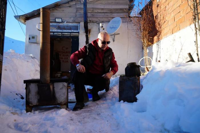 Eksi 24 Derecede Mangal Yakıp Keyif Yaptı