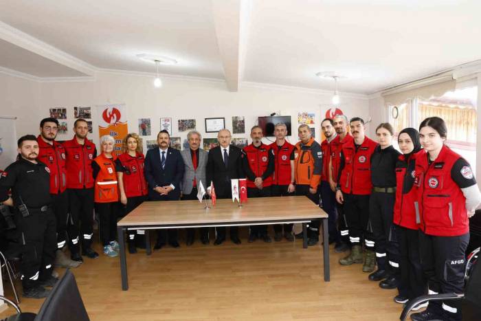 Vali Karadeniz: “Afetlere Karşı Hazırlığı Artırmak İçin Sürdürülen Çalışmaları Desteklemeye Devam Edeceğiz”