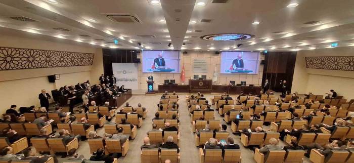 Bakan Özhaseki: "İstanbul’da 1 Milyona Yakın Konutu Bakanlık Vasıtasıyla Dönüştürmeyi Düşünüyoruz"