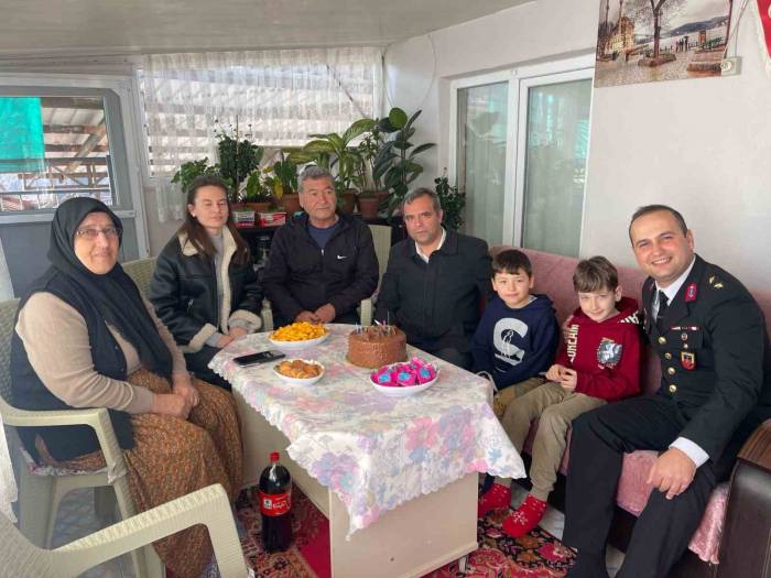 Jandarma, Şehidin Emanetini Yalnız Bırakmadı