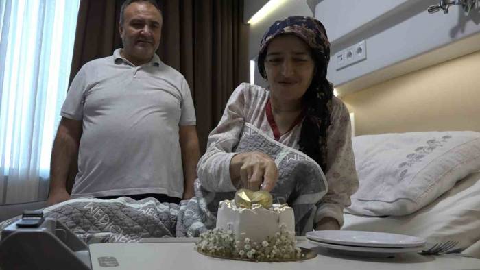 Tedavi Gören Hasta Ve Eşine Sürpriz