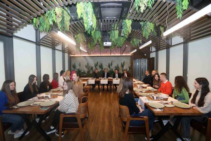 Başkan Taban, Spor Lisesi’nin Ukraynalı Misafirleriyle Buluştu