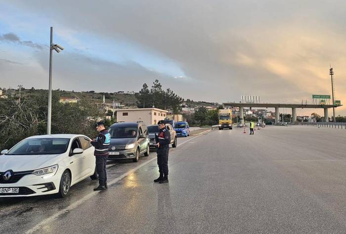 Çeşme’de Aranan 52 Kişi Yakalandı