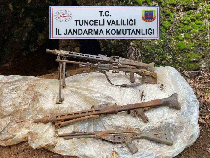 Tunceli’de Çok Sayıda Mühimmat Ve Yaşam Malzemesi Ele Geçirildi