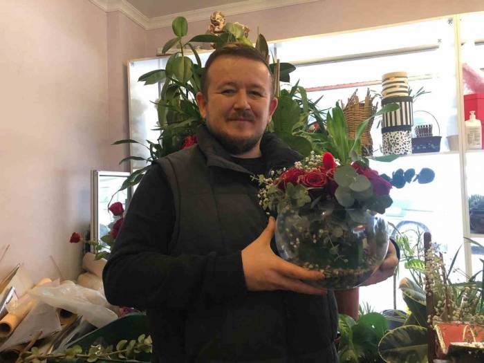 14 Şubat’a Damgasını Vuran Çiçek ‘Gül’ Ve ‘Papatya’ Oldu