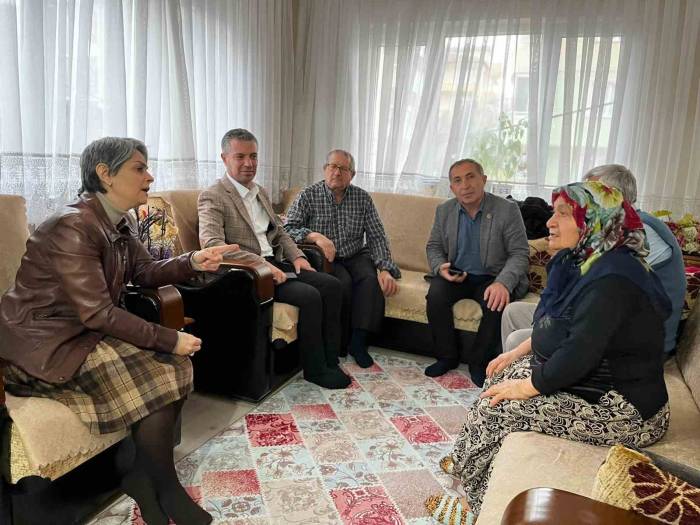 Başkan Kaya Sevgililer Günü’nde Vatandaşlar İle Buluştu