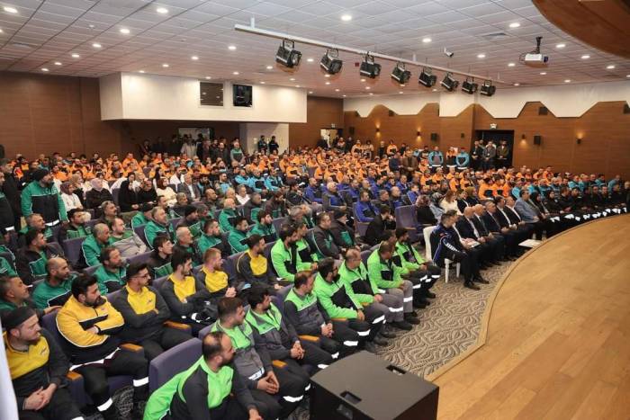 Sultangazi Belediyesi’nden Maaşlara Yüzde 49 Zam