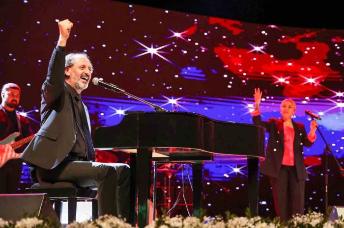 Yücel Arzen Konserinin Yankıları Sürüyor