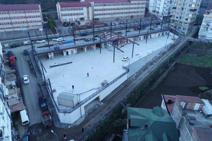 Akçaabat Kapalı Otopark Ve Pazar Yeri İnşaatında Sona Gelindi