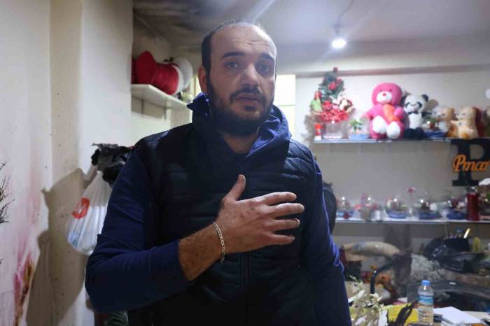 Tüm Yıl Bu Günü Beklemişti, Helyum Dolu Balonların Ampule Temas Etmesiyle Çıkan Yangında Yaralandı