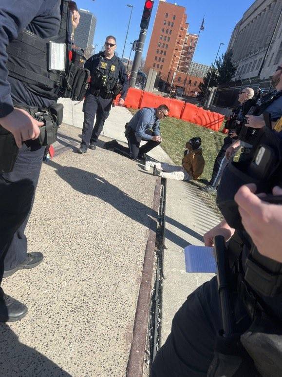 Abd’de Geçit Töreni Sırasında Yapılan Silahlı Saldırıda İlk Bilanço Belli Oldu