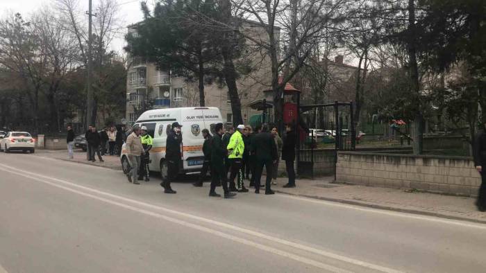 Komiser, Eski Eşini Tabancayla Vurarak Öldürdü