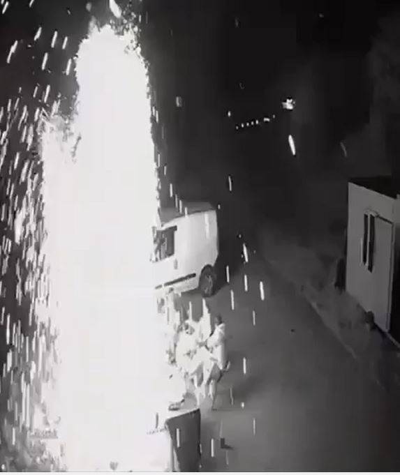 Yaktıkları Mangal Ateşi Patladı, O Anlar Kameraya Yansıdı