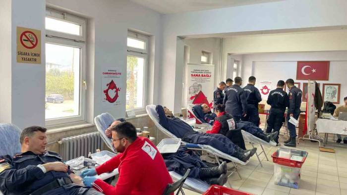 Aydın Jandarmasından Kızılay’a Kan Bağışı