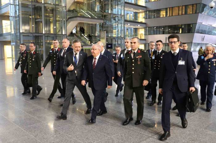 Milli Savunma Bakanı Güler Nato Karargahı’nda