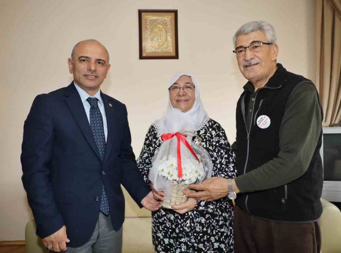 Asırlık Çiftlere Anlamlı Sürpriz