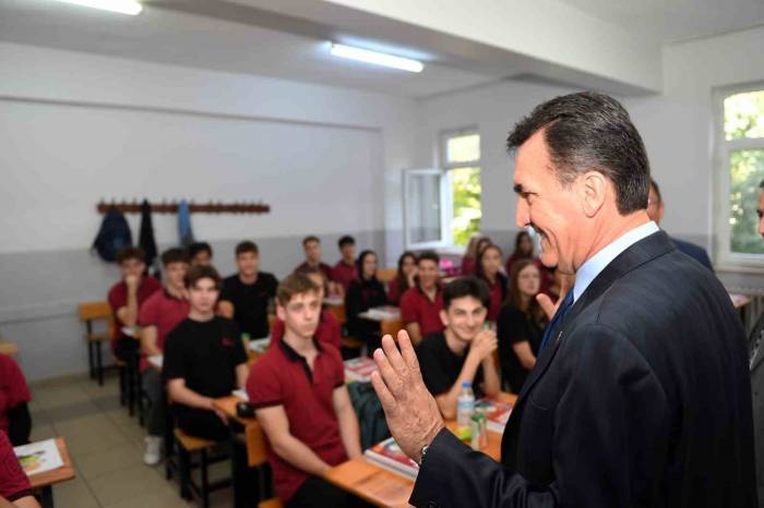 Osmangazi’den Emekliye, Kadınlara Ve Öğrencilere Tam Destek