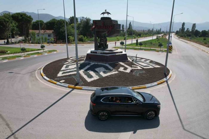 Sındırgı’da Yatırımlar Nüfusu Arttırdı