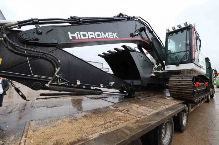 Başiskele Filosuna Yeni İş Makinesi